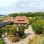 Villa Fachwerkhaeuser - Haushaelfte 
