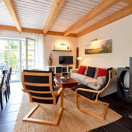 Fachwerkhaeuser - Haushaelfte 