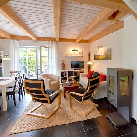 Fachwerkhaeuser - Haushaelfte 