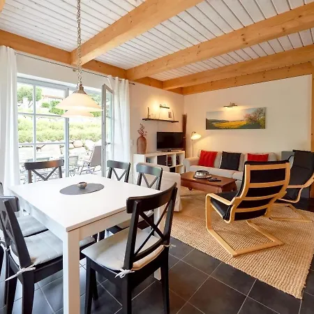 Fachwerkhäuser - Haushälfte Sophie Charlott Mit Kamin Und Terrasse Villa Seedorf (Rugen)