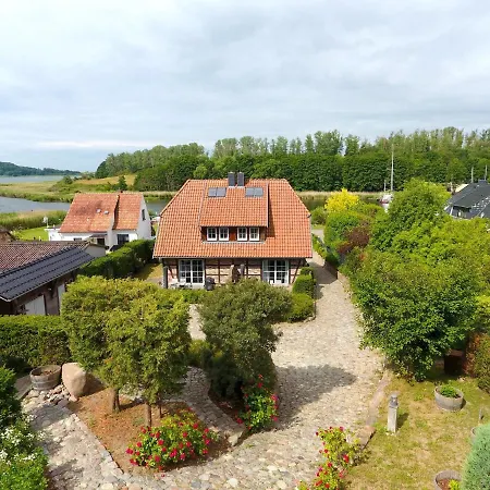 Villa Fachwerkhäuser - Haushälfte Sophie Charlott Mit Kamin Und Terrasse Seedorf (Rugen)