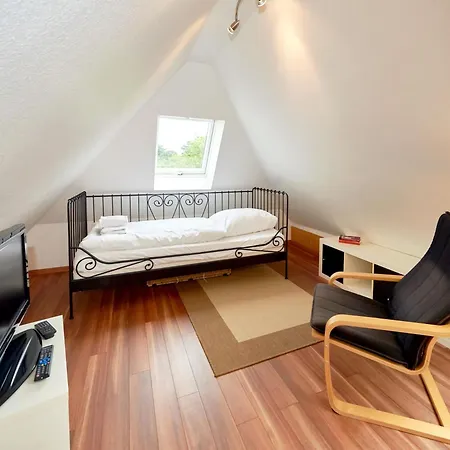 Fachwerkhaeuser - Haushaelfte 