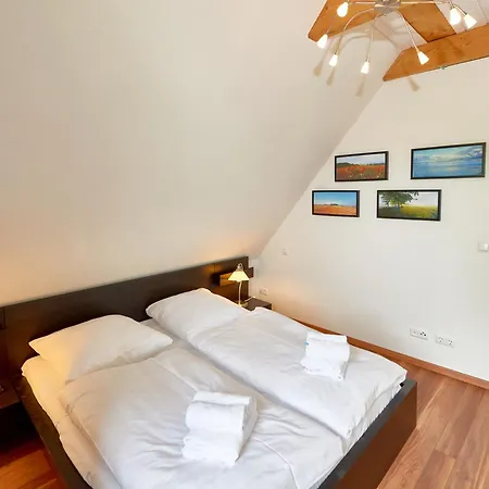 Fachwerkhaeuser - Haushaelfte 