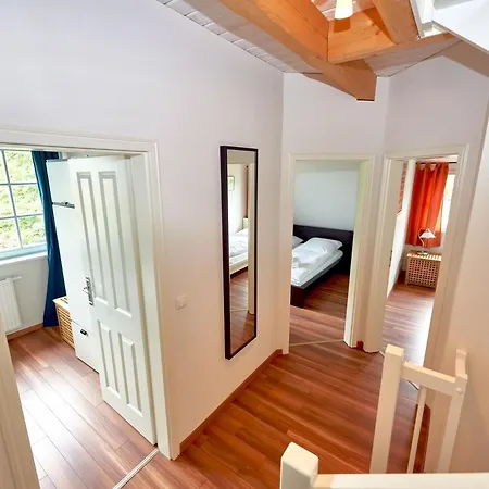 Fachwerkhaeuser - Haushaelfte 