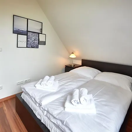 Fachwerkhaeuser - Haushaelfte 