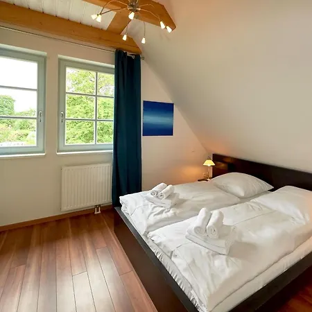 Fachwerkhaeuser - Haushaelfte 