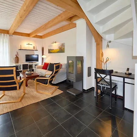 Villa Fachwerkhaeuser - Haushaelfte 